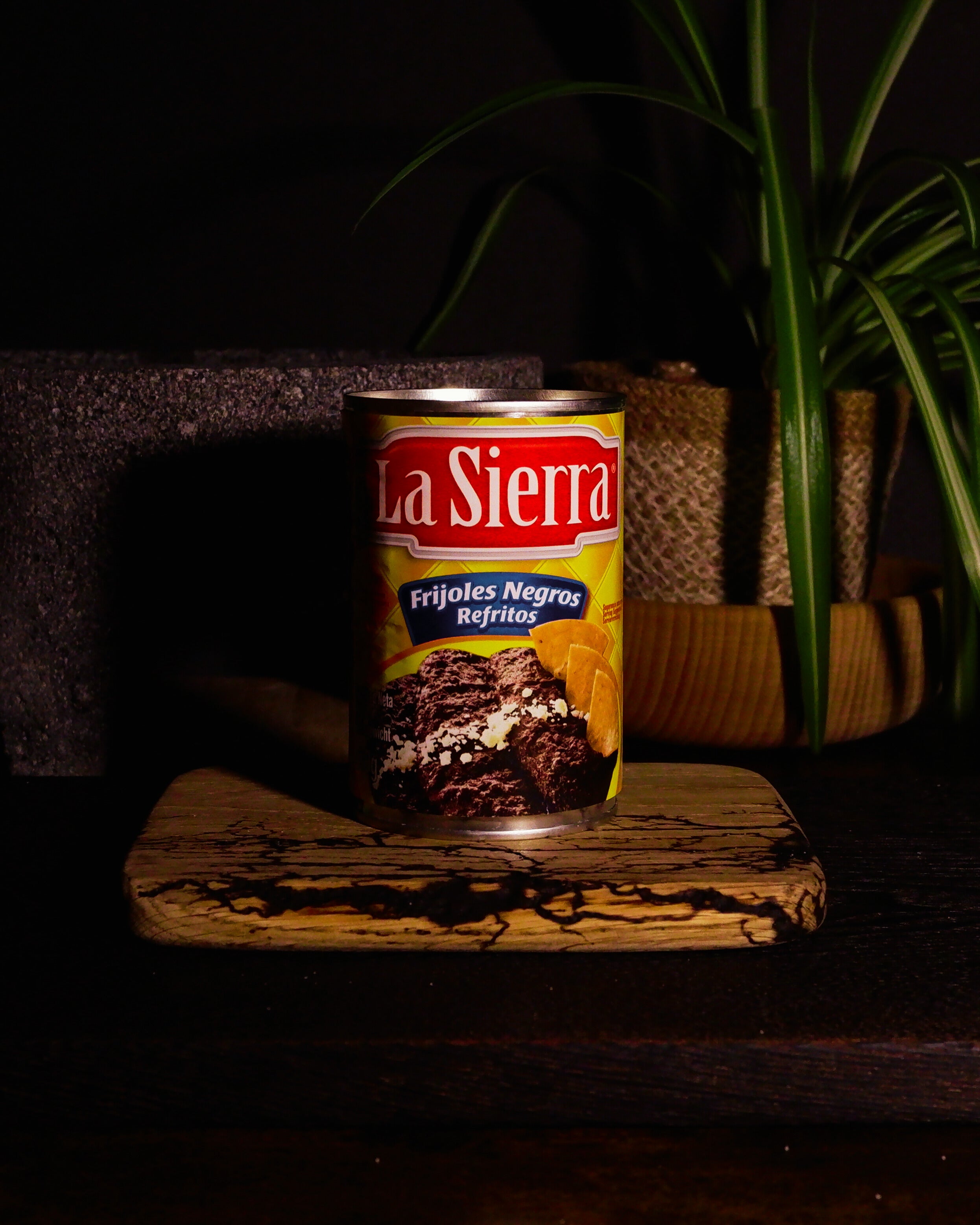 Refried ground black beans La Sierra