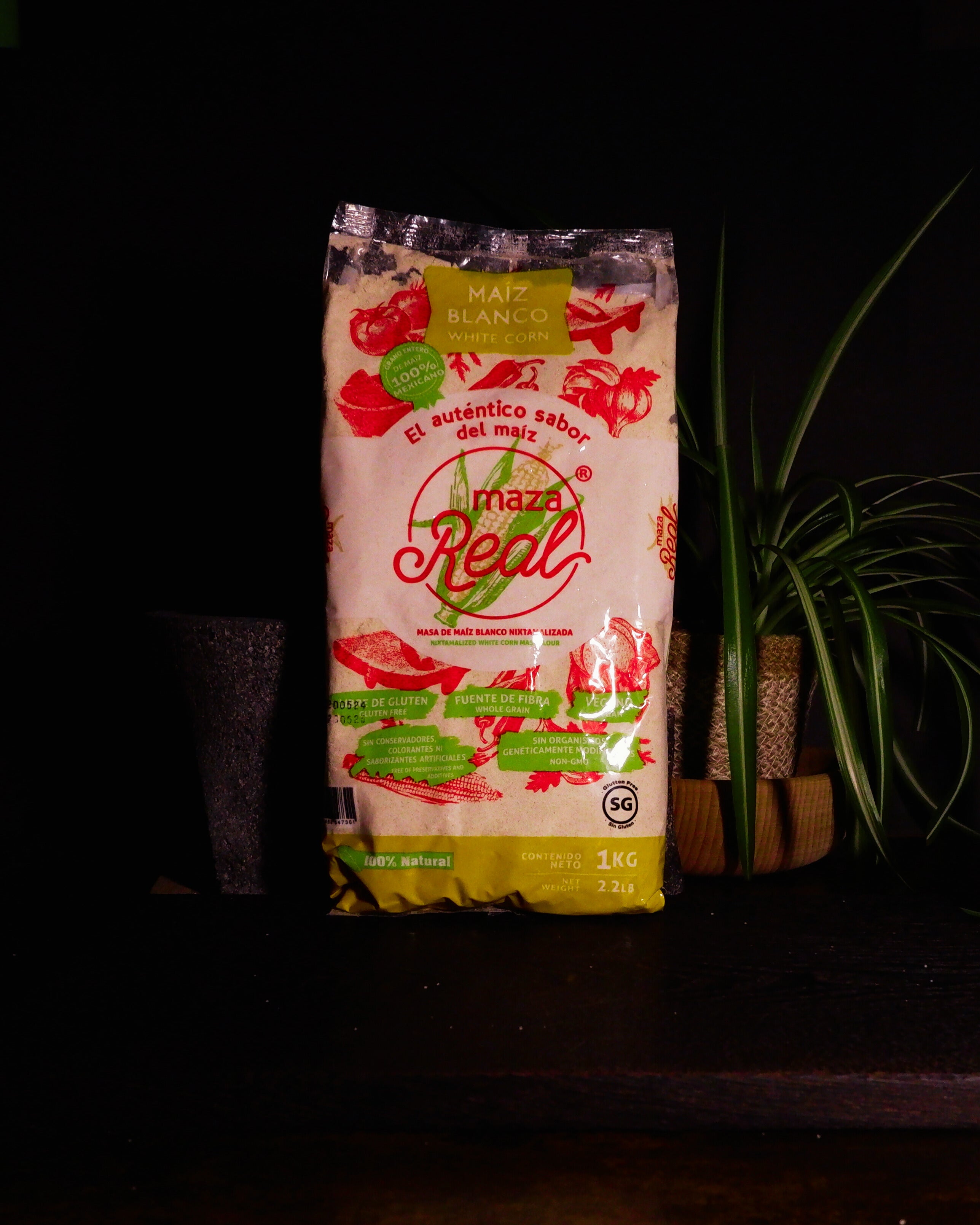 Nixtamalized white corn flour Maza Real
